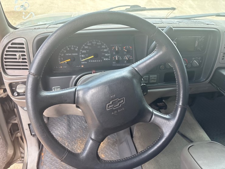 1999-chevrolet-tahoe-image-10