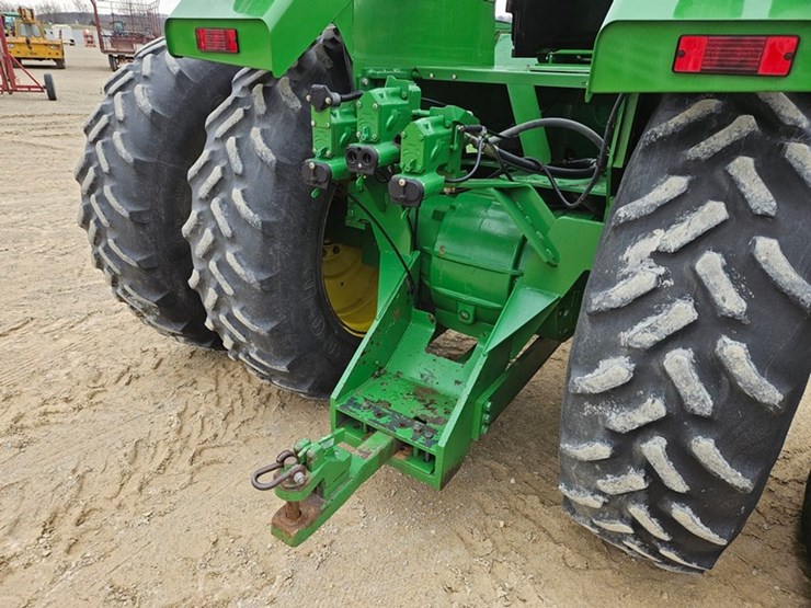 john-deere-8570-image-25
