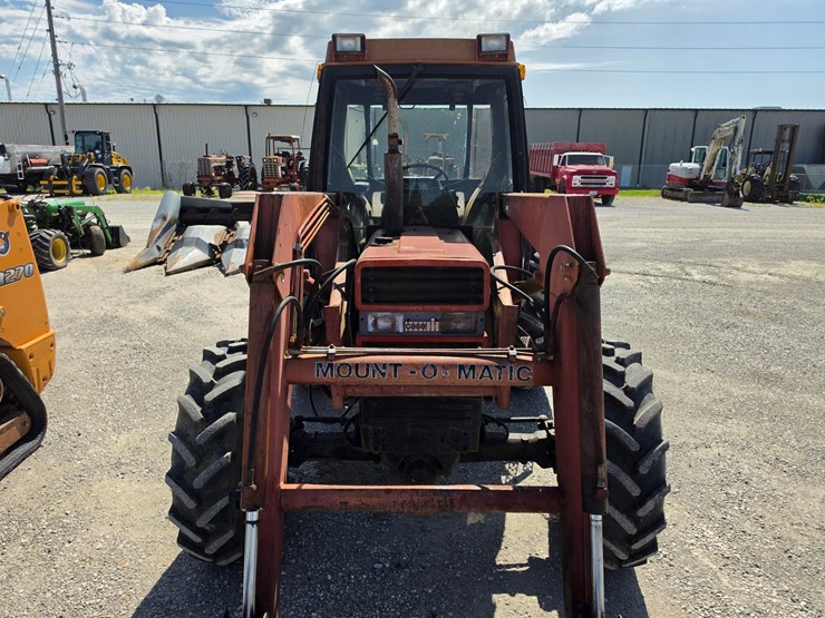 1988-case-ih-885-image-4