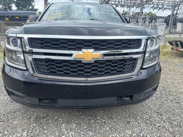 2017-chevrolet-tahoe-image-17