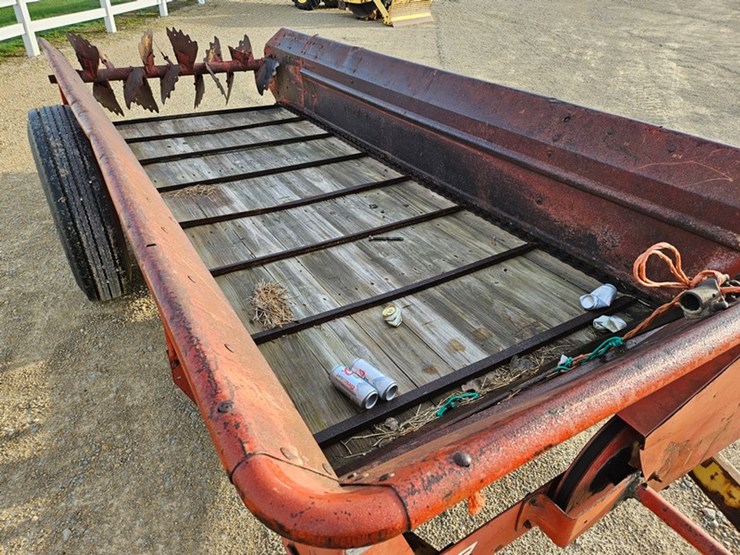 new-holland-519-image-13