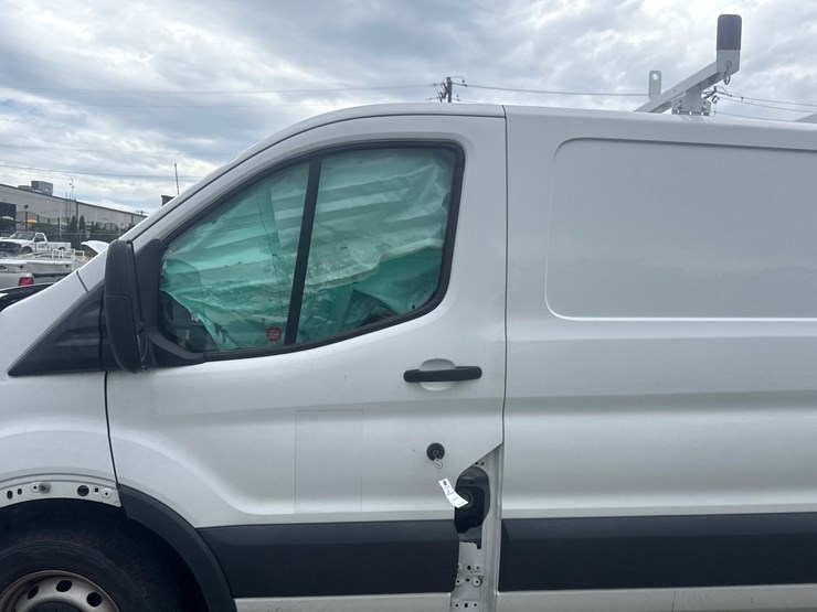 2018-ford-transit-image-12