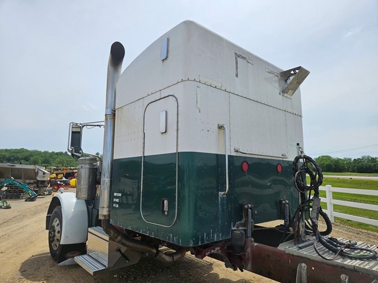 2006-peterbilt-379-image-33