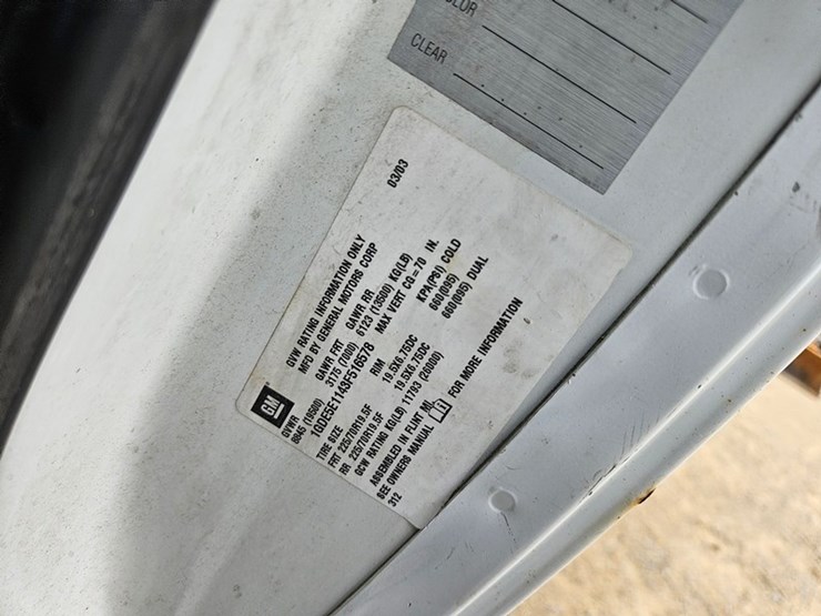 2003-gmc-5500-image-57