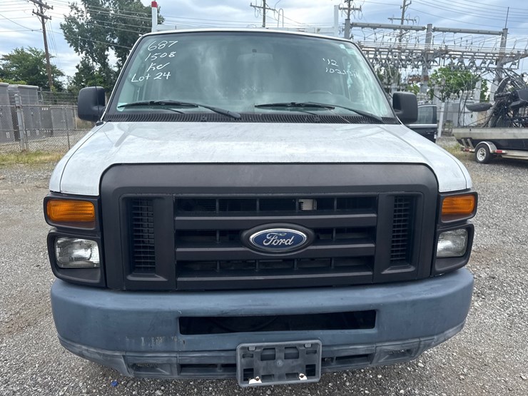 #24-•-2012-ford-van-image-3