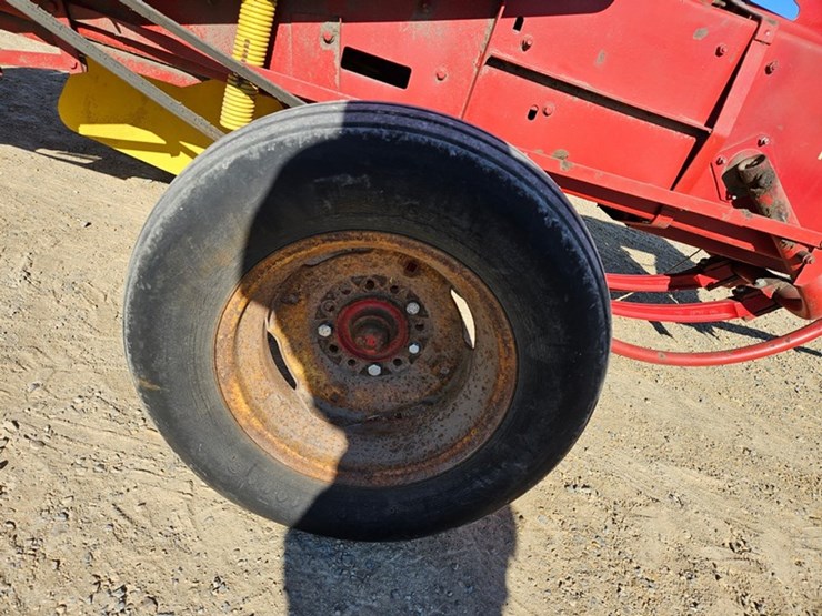 new-holland-268-image-27