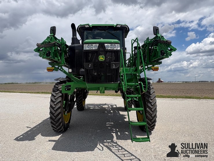 2024-john-deere-412r-image-2