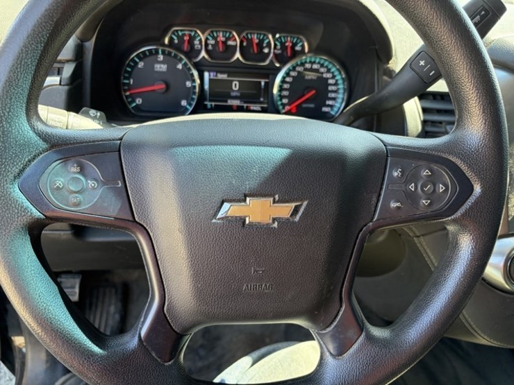 2018-chevrolet-tahoe-image-30