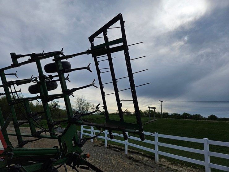 john-deere-28-image-35