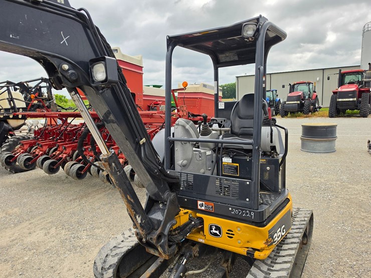 2020-deere-35g-image-4