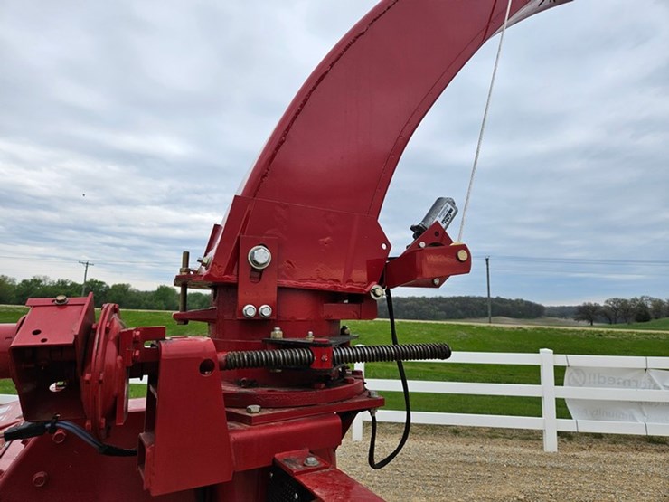 new-holland-fp240-image-33