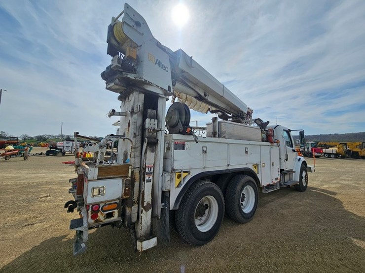 #5076-•-2007-freightliner-m2-tandem-axle-crane-truck-image-5