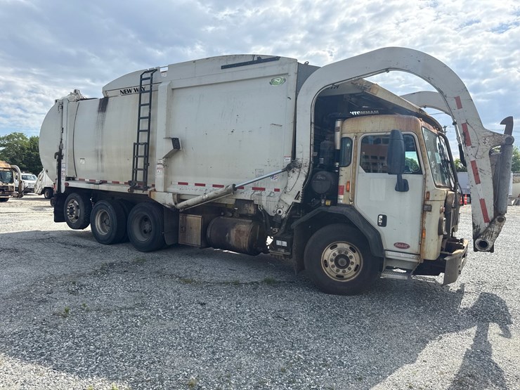 #5-•-2018-peterbilt-mammoth-front-loader-image-10