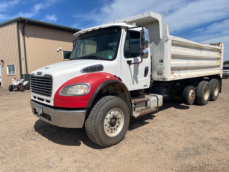 #1328-•-2008-freightliner-dump-truck-(has-mn-title)-image-1