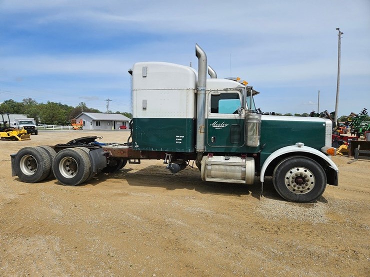 2006-peterbilt-379-image-6