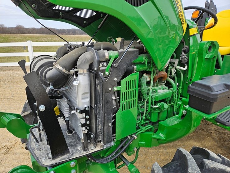 2024-john-deere-5067e-image-9