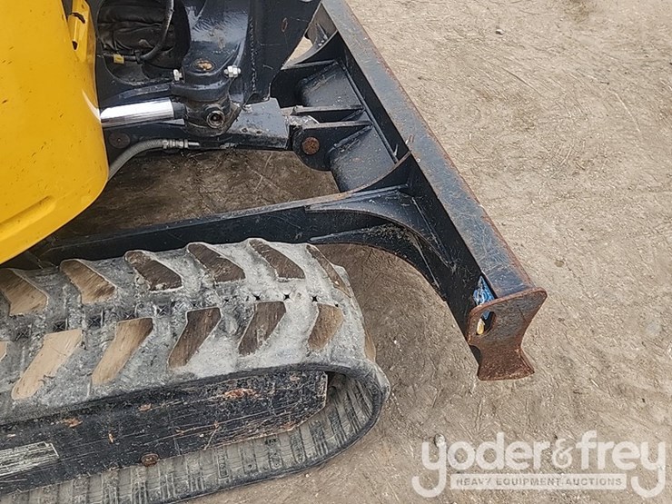 2022-deere-26g-image-11