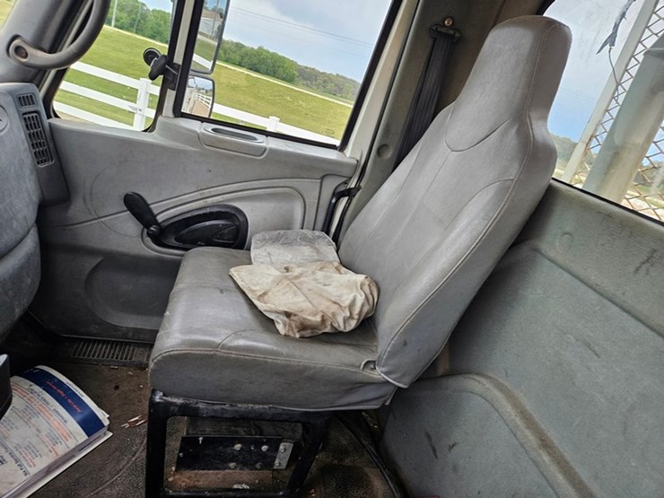 2005-international-durastar-4300-image-58