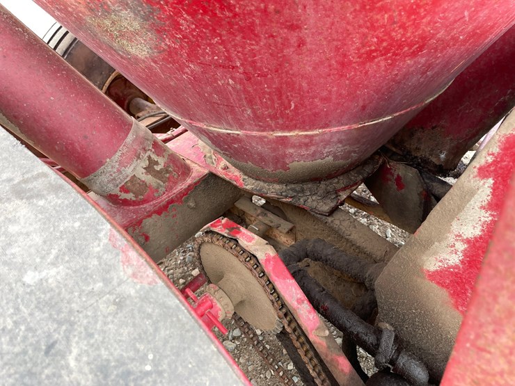 new-holland-355-image-10