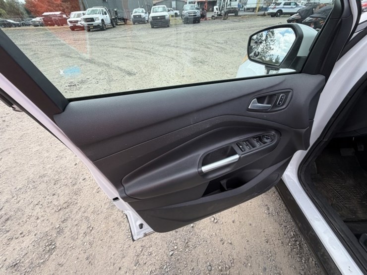 2017-ford-escape-image-25
