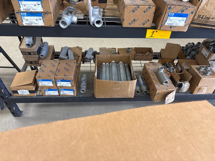 #4000-•-contents-of-three-shelving-units-image-5
