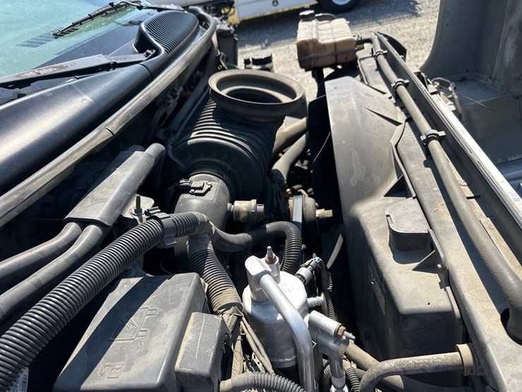#11-•-2007-chevy-c8500-service-truck-image-56