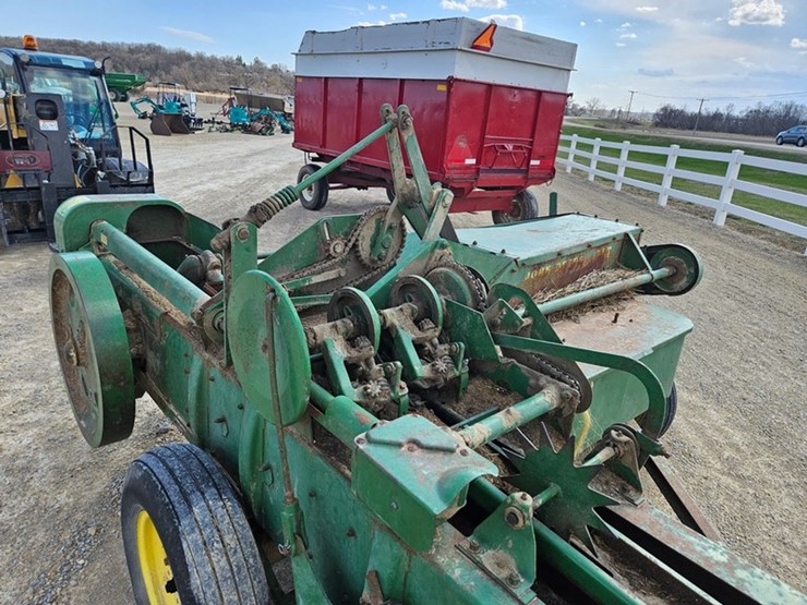 john-deere-24t-image-24