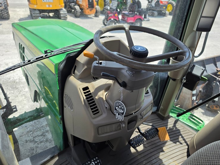 2022-john-deere-6155m-image-16