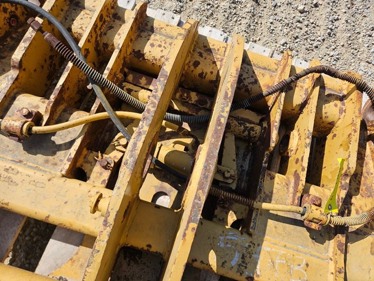 #5193-•-hydraulic-quick-coupler-plate-image-8