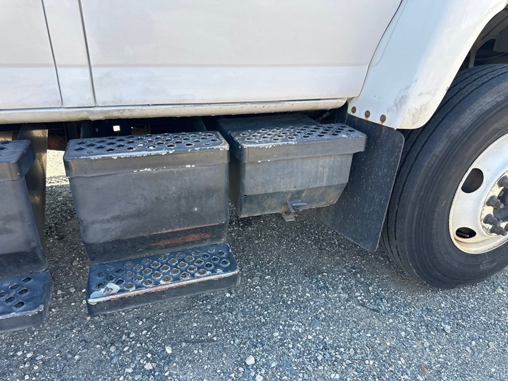 #11-•-2007-chevy-c8500-service-truck-image-17