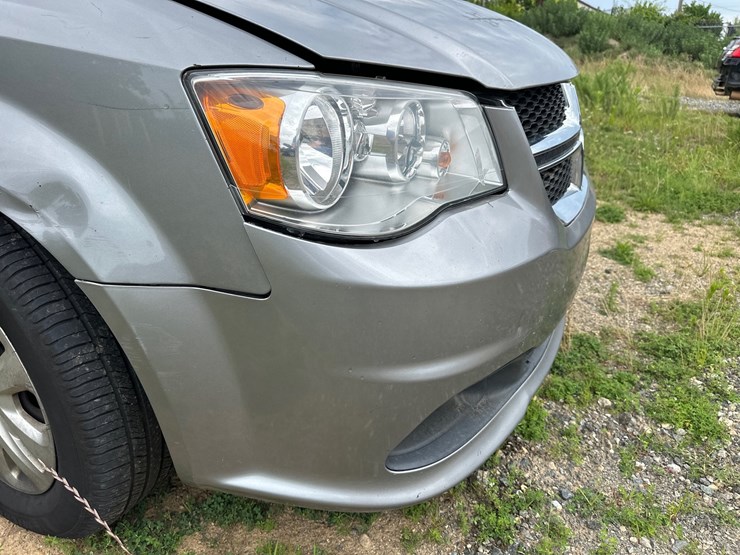 2013-dodge-grand-caravan-image-15