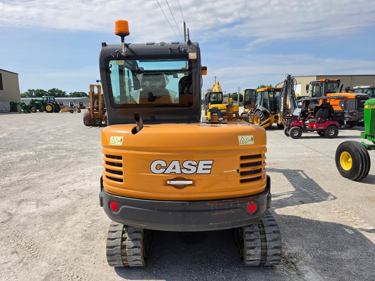 2019-case-cx57c-image-17