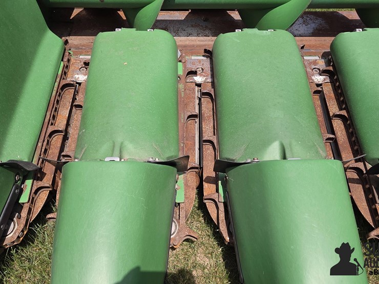 2011-john-deere-608c-image-16