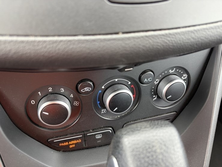 2015-ford-escape-image-30