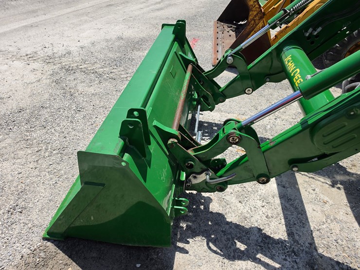 2022-john-deere-5100e-image-23