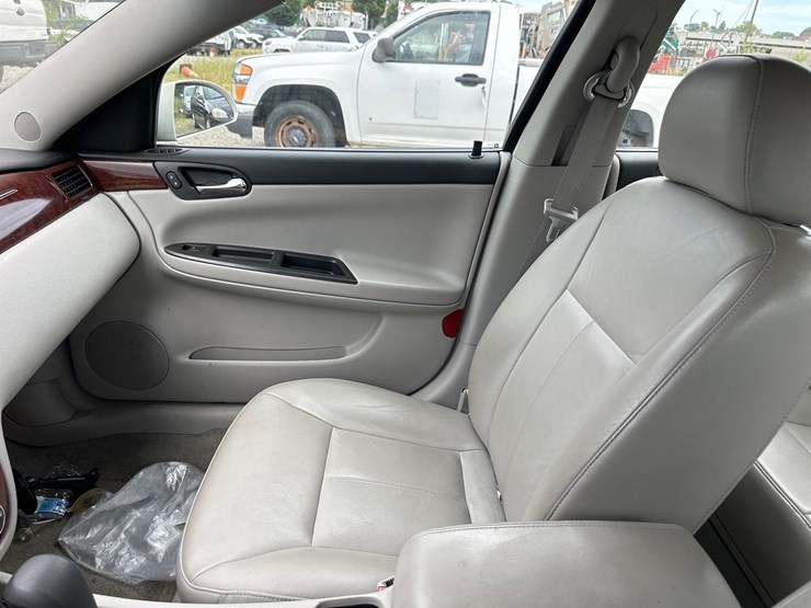 #28-•-2008-chevy-impala-image-31
