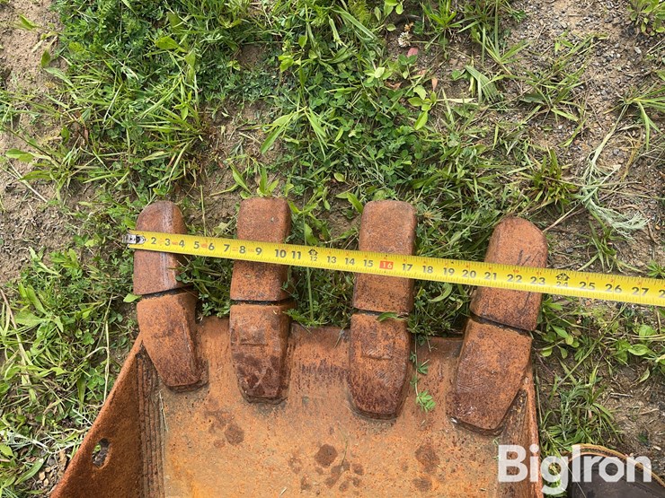 c&p-def-24”-excavator-bucket-image-18