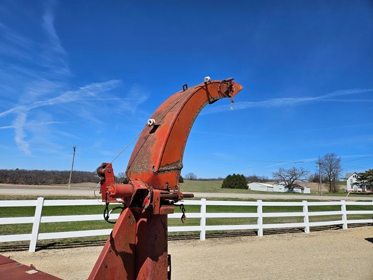 new-holland-770-image-12