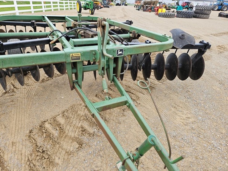 john-deere-215-image-10