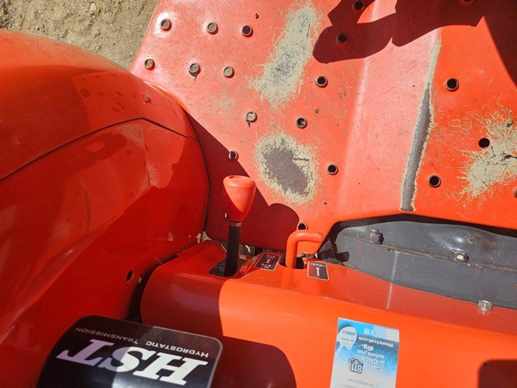 2021-kubota-l4701-image-23