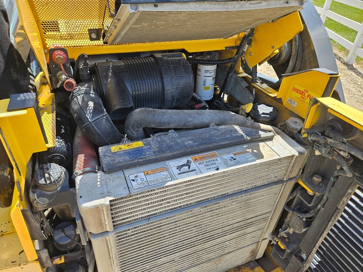 new-holland-c238-image-14