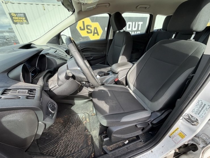 2015-ford-escape-image-22