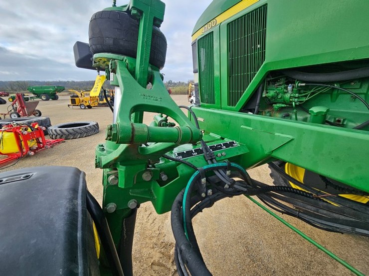 john-deere-4700-image-56