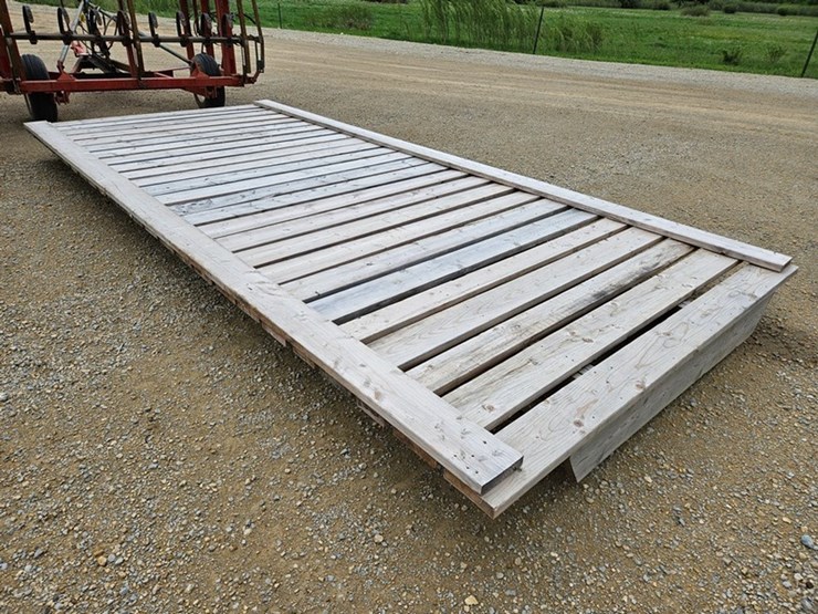 #5198-•-18'5"-shop-built-hay-rack-bed-image-3
