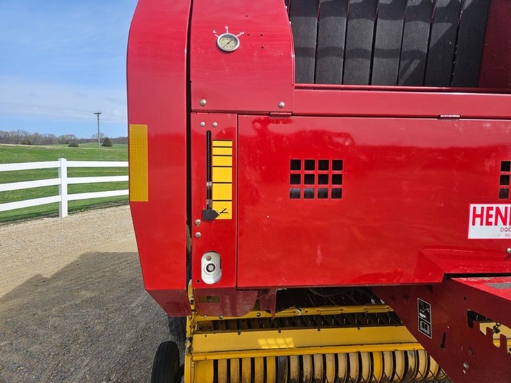 new-holland-br7090-image-21