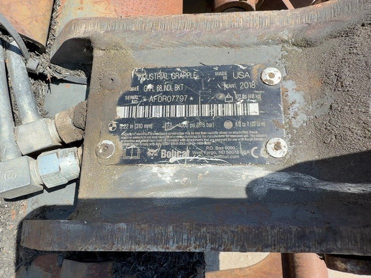 bobcat-68”-bucket-grapple-image-5