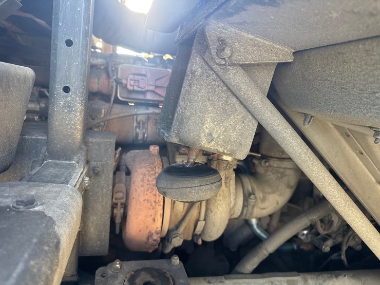 2003-freightliner-fl80-image-58