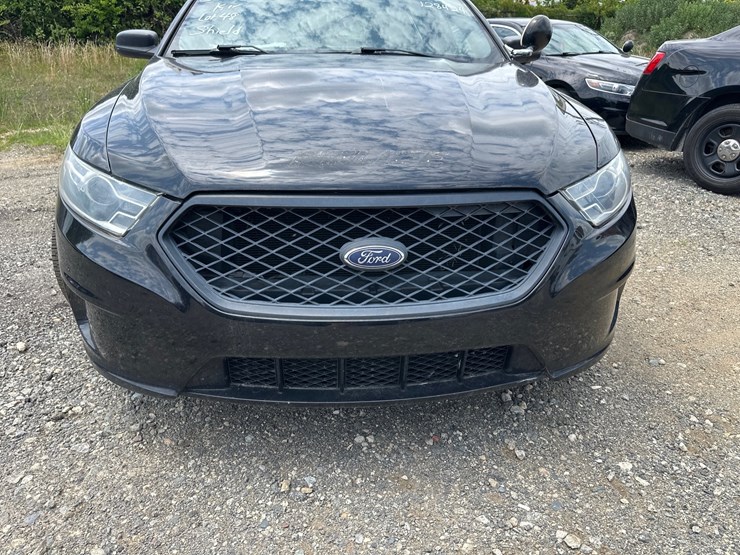 #48-•-2019-ford-interceptor-image-3