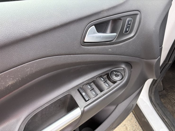 2017-ford-escape-image-26