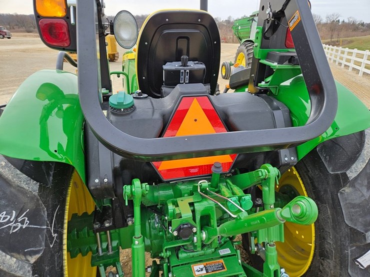 2024-john-deere-5067e-image-17